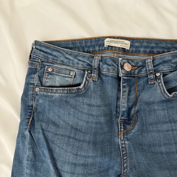 zara denim jeans  size 4   details :  -skinny jeans  -no flaws - Picture 4 of 4